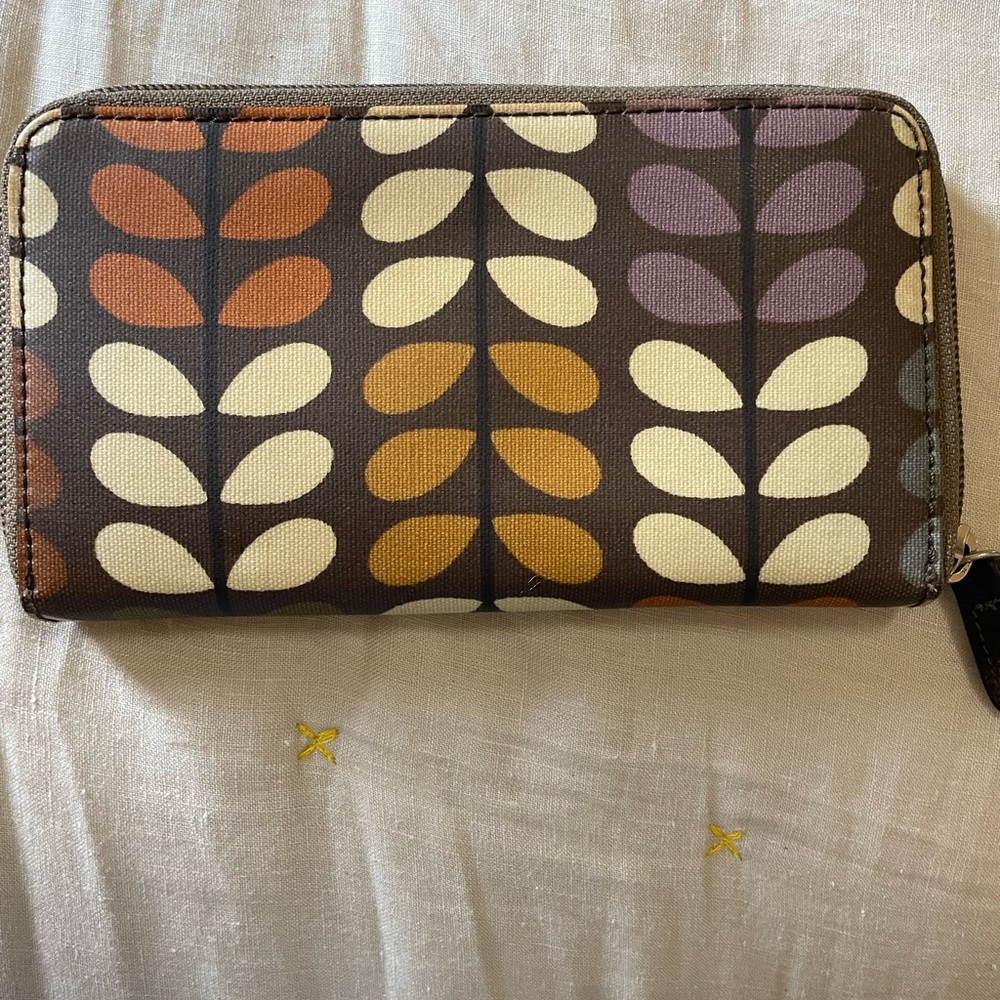 Orla Kiely zip wallet. - Picture 2 of 9